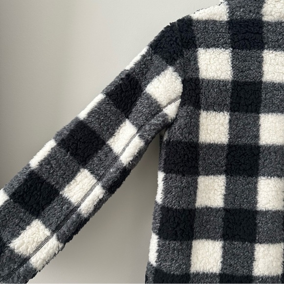 Abercrombie & Fitch The Essential A&F Sherpa Fleece Black White Buffalo Plaid S - Picture 11 of 16